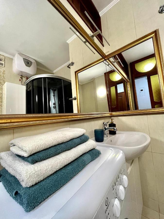 Апартаменты Центр Крещатик Kiev Esterno foto