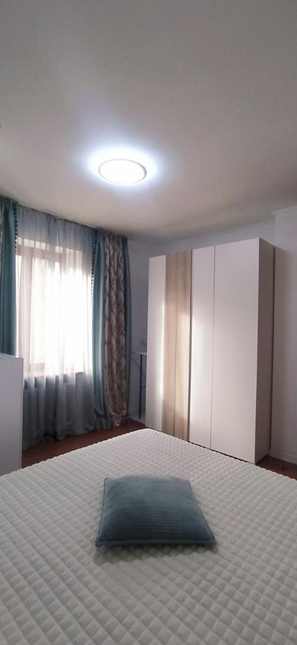 Апартаменты Центр Крещатик Kiev Esterno foto
