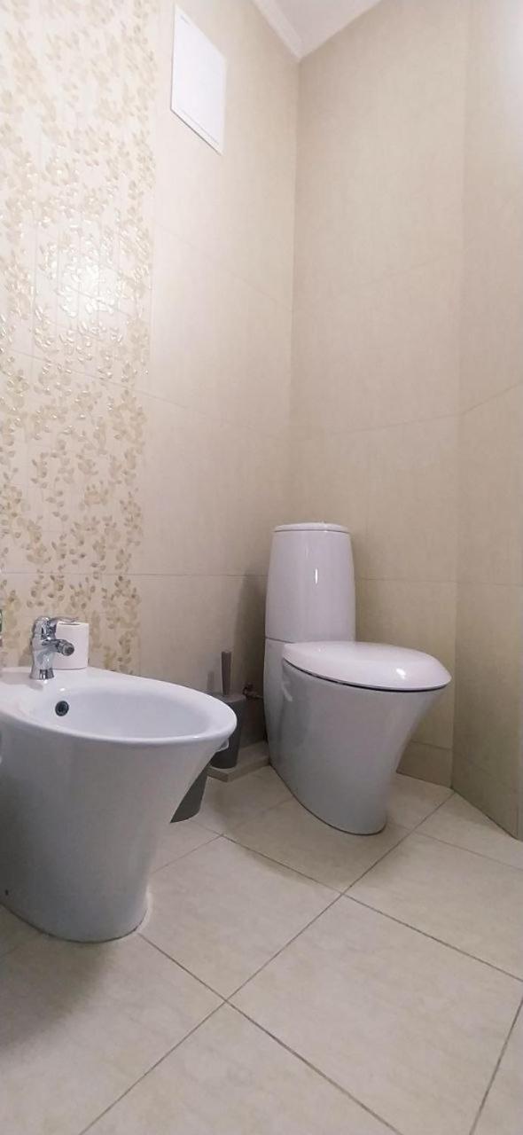 Апартаменты Центр Крещатик Kiev Esterno foto